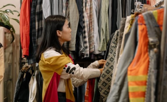 How to Thrift Flip Vintage Clothes at City Plaza SG